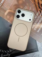 Чехол для iPhone 17 pro матовые с кнопкой бежевый