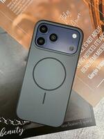 Чехол для iPhone 17 pro матовые с кнопкой черный