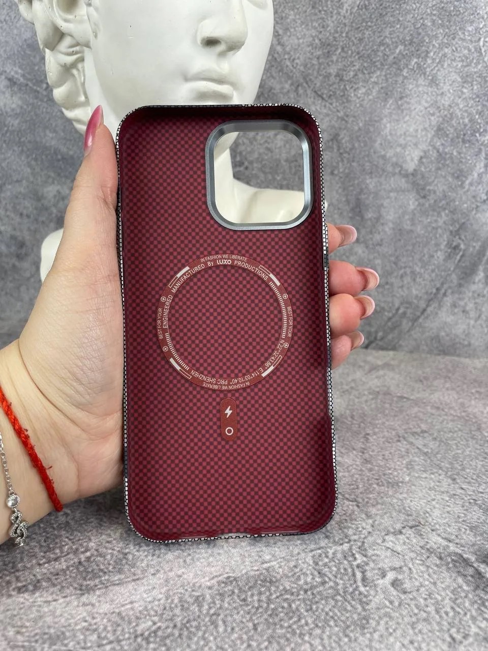 Защитная накладка для iPhone 16 Pro Max LUXO LF60 Magsafe Вид сзади