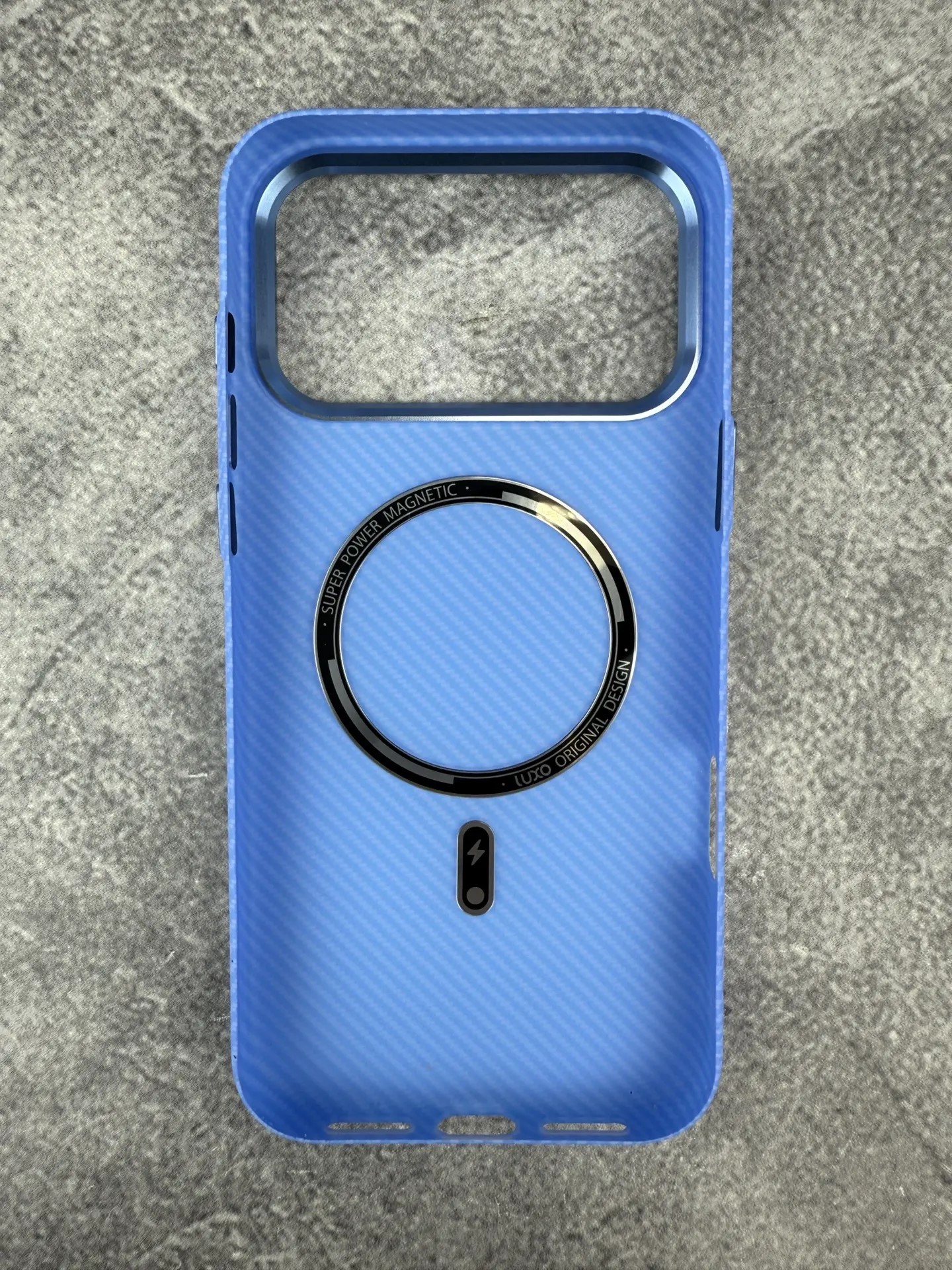 Защитная накладка для iPhone 18 Pro Max P031 Magsafe Вид сзади