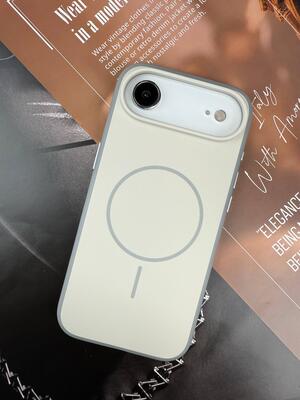 Чехол для iPhone 17 Air матовые с кнопкой белый